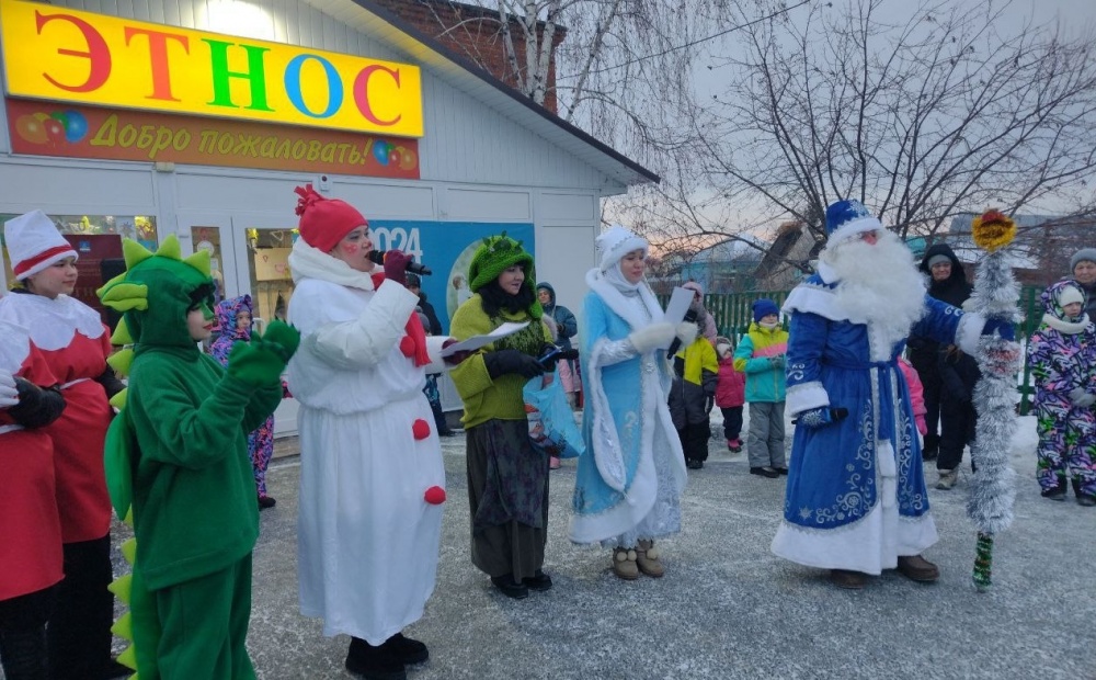 Тюменский центр «Этнос» приглашает на «Новогодний фейерверк друзей»